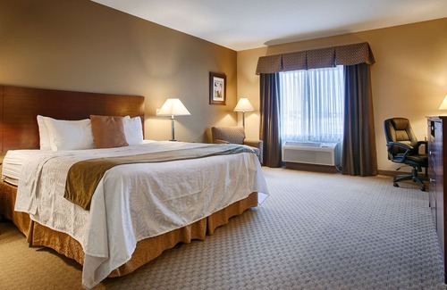 East Las Vegas Hotel | Best Western Plus Montezuma Inn & Suites