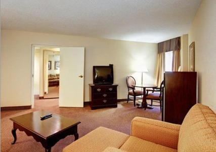 Northwest Raleigh Hotel | Best Western Plus Raleigh Crabtree Valley Hotel