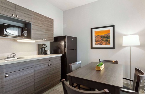 Sierra Vista Hotel | Best Western Plus Sun Canyon