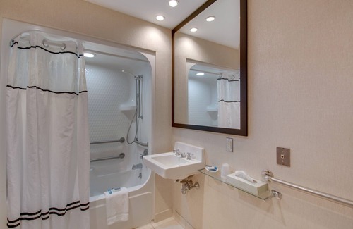 Hampton Hotel | Best Western Plus The Inn at Hampton