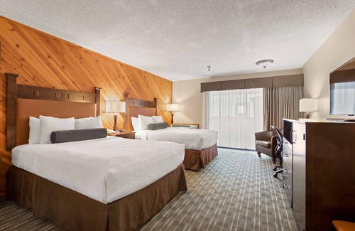 Mount Shasta Hotel | Best Western Plus Tree House