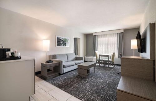 Campton Hotel | Best Western Plymouth Inn-White Mountains