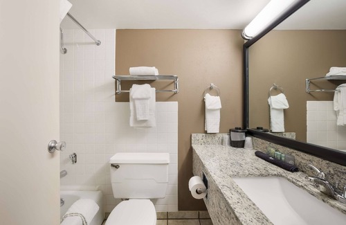 Marinette Hotel | Best Western Riverfront Inn