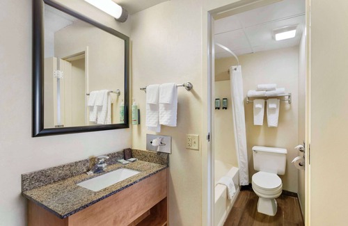Rochester Hotel | Best Western Rochester Marketplace Inn