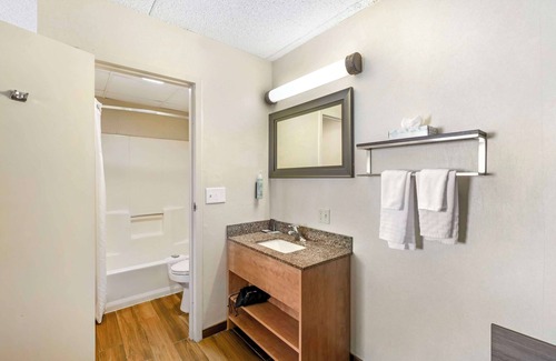 Rochester Hotel | Best Western Rochester Marketplace Inn
