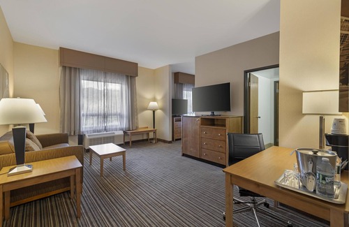 Marlborough Hotel | Best Western Royal Plaza Hotel & Trade Center
