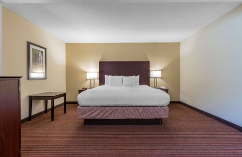 Normandy Shores Hotel | Best Western Seneca-Clemson