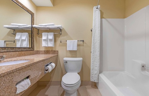 Normandy Shores Hotel | Best Western Seneca-Clemson