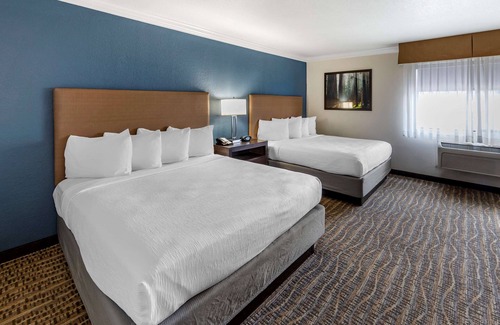 Tulare Hotel | Best Western Town & Country Lodge