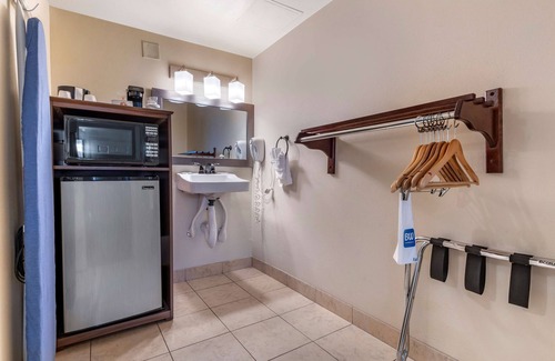Modesto Hotel | Best Western Town House Lodge