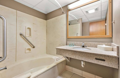 Madison Hotel | Best Western West Towne Suites