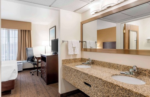 Laurel Hotel | Best Western Yellowstone Crossing