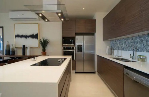 Colonia El Progreso Condo | BestView New Condo w/Arch View 2.5 BA 2 BR