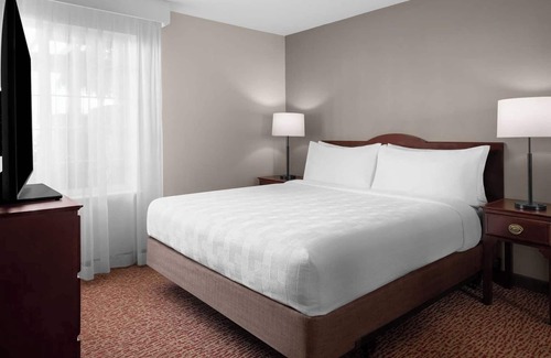 East Lake Hills Hotel | Better Choice for your Vacation! 4 Family Suites w/Free Breakfast and Parking
