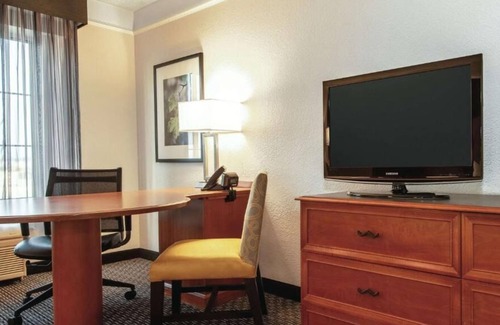 Guasti House | Better Choice For Your Vacation! 3 Family-friendly Units. Pool Access to Enjoy!