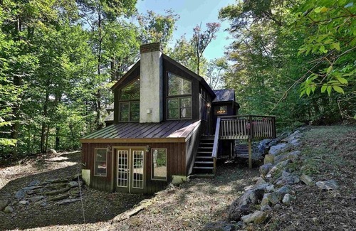 Plymouth House | Better in the Mountains -Private Mountain Chalet In the Heart of VT Ski Country