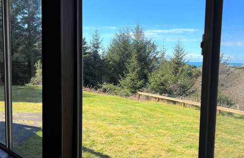 Brookings House | Betty's Beach House Bungalow