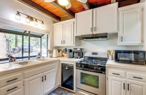 Running Springs Cabin | Between Big Bear & Lake Arrowhead - Cabin w/View!