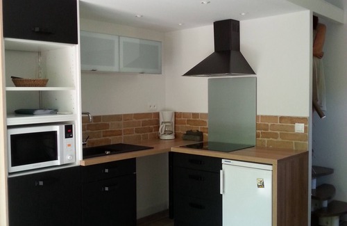 Gemenos Apartment | Between hills and sea, in PROVENCE small independent LOFT, quiet, luxurious comfort