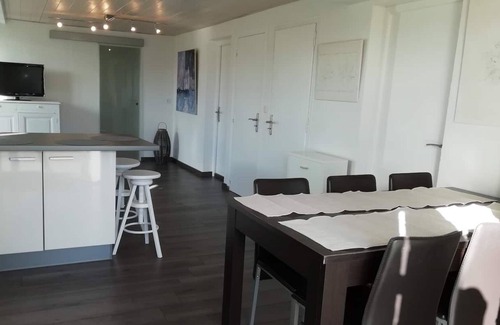 Bonne Ski Chalet | Between Lakes and Mountains. Close to Geneva. Spacious 75 m2. Private garden