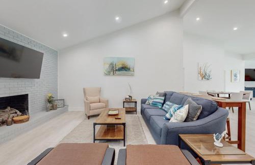 Yaupon Beach House | Between the Beach and Breeze