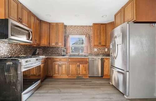 Syracuse House | Between the Lakes Retreat