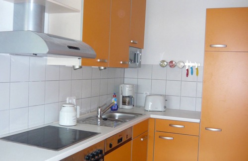 Charlottenburg Apartment | Between the opera and the palace, Friederike apartment, subway and bus right next door