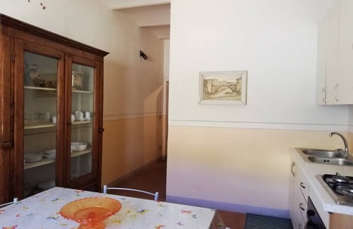 Citta della Pieve House | Between Umbria and Tuscany, a house in the flowery alley in Città della Pieve.