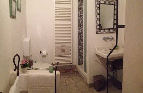 Citta della Pieve House | Between Umbria and Tuscany, a house in the flowery alley in Città della Pieve.