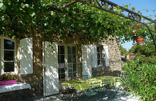 Faucon House | Between Vaison and Mont-Ventoux, Provencal farmhouse on the edge of the village of Faucon