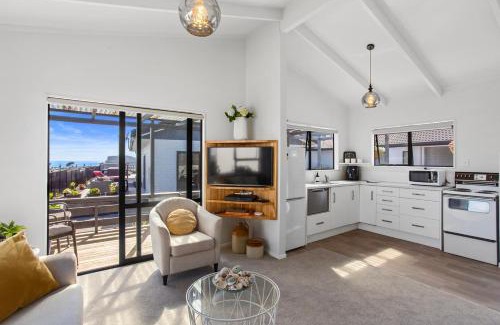 Whangamata House | Beverley Hills Cottage