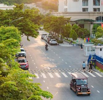 Bai Chay Resort | Beverly Hill Ha Long Villas and Apartments
