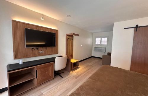 Fairfax District Hotel | Bevonshire Lodge Motel