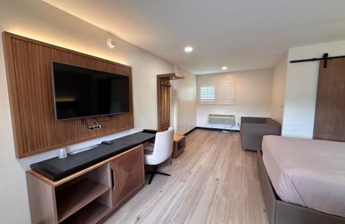 Fairfax District Hotel | Bevonshire Lodge Motel