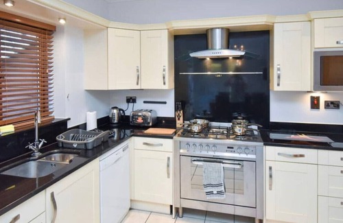 Milton Keynes House | Bewd House - Fast Wifi, SmartTV Balcony, Parking