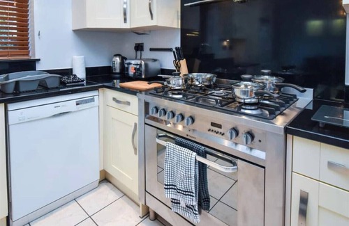 Milton Keynes House | Bewd House - Fast Wifi, SmartTV Balcony, Parking
