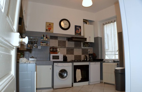 Beziers City Centre Apartment | Béziers heart of town character apartment 2 bedrooms Art Deco style