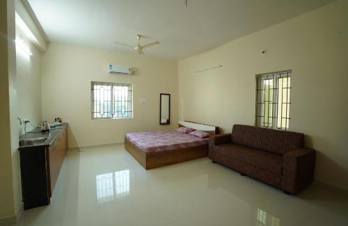 Tiruchanur Apartment | Bhakti Bliss Homestay - New Luxurious Pent house with AC
