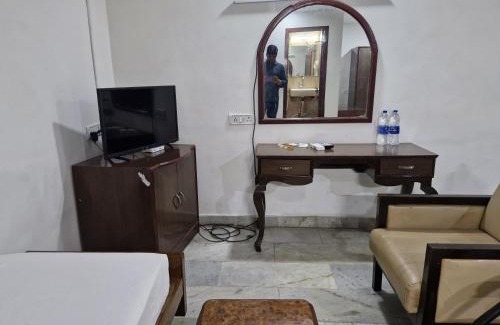 Vadapalani Hotel | Bhimaas Temple Tree Hotel