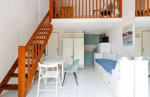 Les Ayguades House | BI1-311: Air-conditioned studio apartment with mezzanine located near the beach.