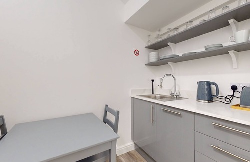 Bicester Apartment | Bicester Court Lodge The Bure Room | Bicester Holiday Let | 1 Bed & Sleeps 2