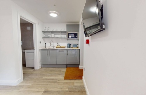 Bicester Apartment | Bicester Court Lodge The Jubilee Room | Bicester Holiday Let | 1 Bed & Sleeps 2