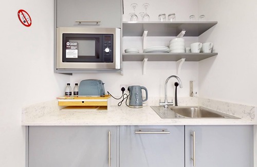 Bicester Apartment | Bicester Court Lodge The Launton Room