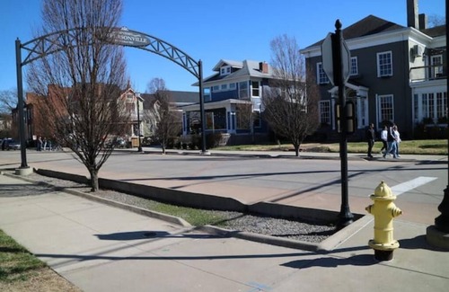 Jeffersonville House | Big 4 Station