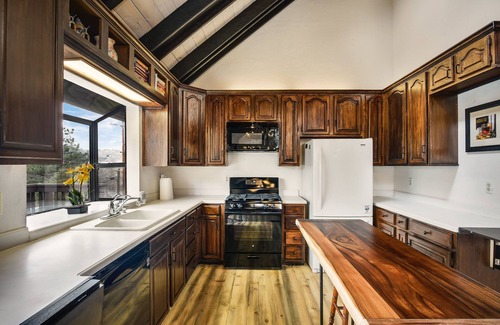 Julian House | Big 5bd Julian Country Home! 5min to downtown Julian, wineries, hiking.