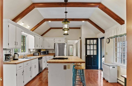 South Orleans House | Big and Private in Orleans. Pond View, Sleeps 12: 022-OW