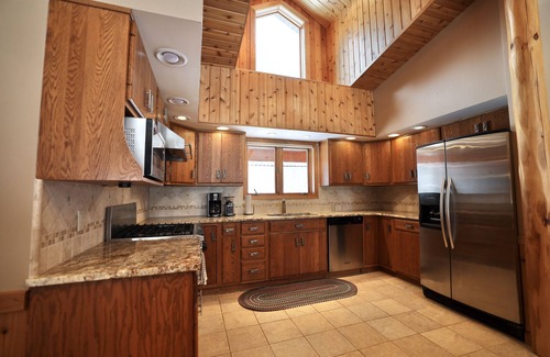 Arbor Vitae House | Big Arb Lakeside Ranch by Restaurants, Trails, Minutes to Minocqua Cable & Wi-Fi