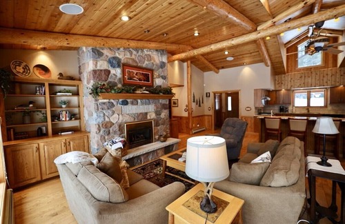 Arbor Vitae Cabin | Big Arb Pines located on Big Arbor Vitae Lake