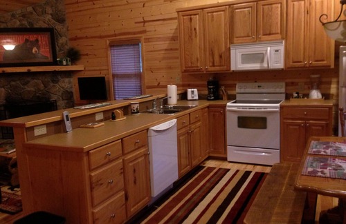 Blairsville Cabin | Big Bear Cabin - Enjoy a peaceful mountain getaway !nMany Mtn activities nearbyn