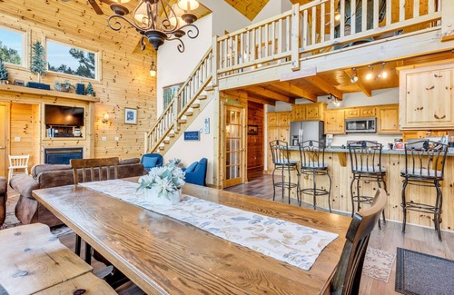 Comins Cabin | Big Bear Lodge Retreat where friends & families gather and meet!